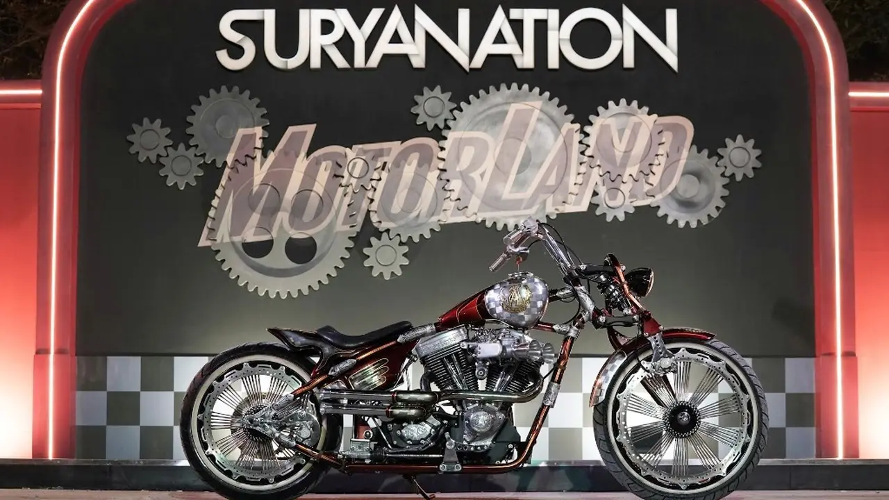 Motor milik Abdul Syahril dengan basis motor Harley Davidson FXR Tahun 1984 bergaya chopper berhasil menjadi motor best of the best di Makassar.