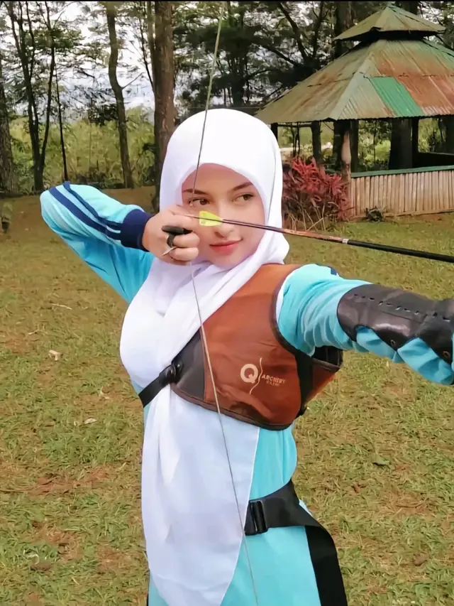 Jennifer Coppen Pakai Hijab