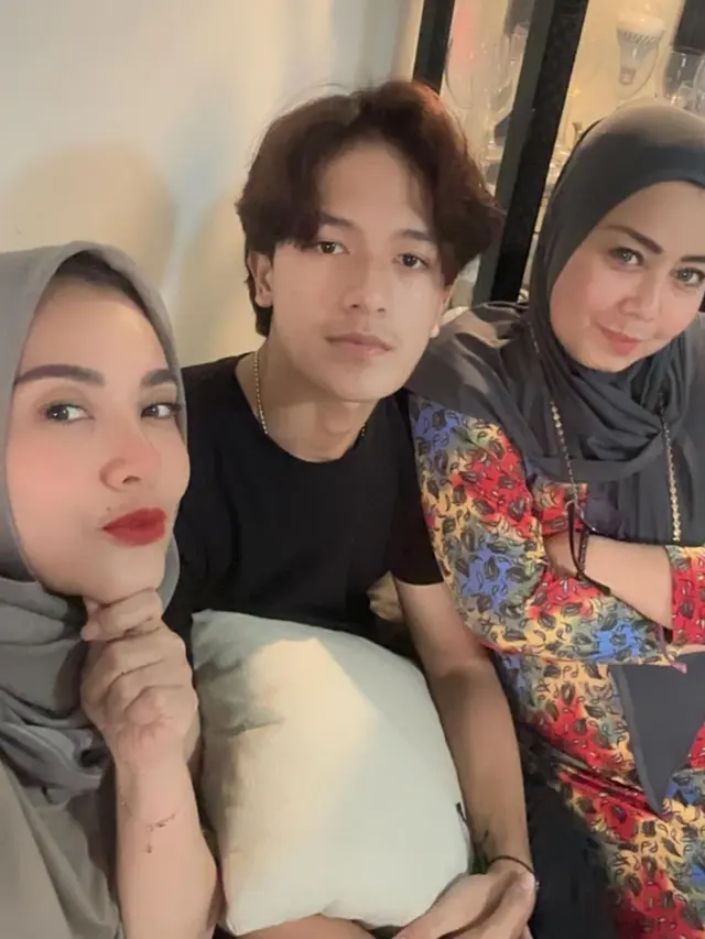 Elma Theana dan keponakan (Instagram/elmatheana)