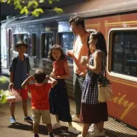 Dwi Sasono dan Widi Mulia bersama anak-anak (Instagram/widimulia)