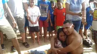 Abubakar Arungi Laut Selamatkan Ibu Saat Perahu Nelayan Tenggelam (Liputan6.com/Ola Keda).