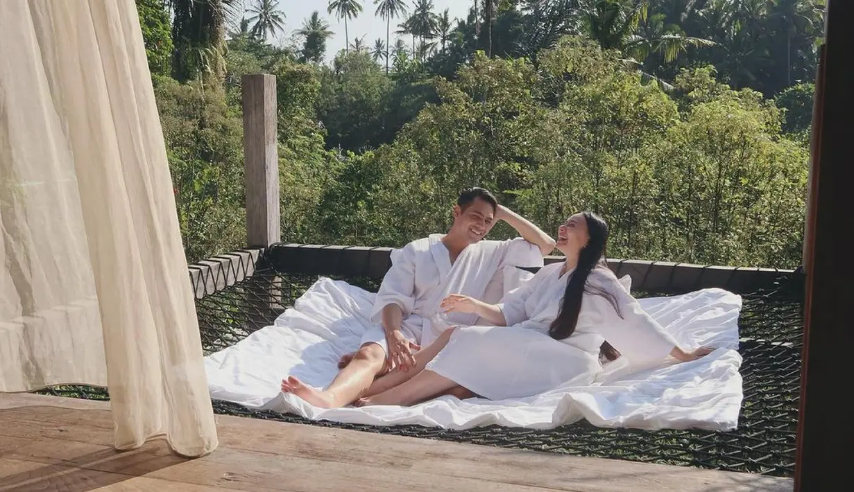 Hingga kini belum ada kabar miring yang menyentuh rumah tangga Asmirandah dan Jonas Rivanno yang sudah terjalin selama 9 tahun lamanya. (FOTO: instagram.com/asmirandah89/)