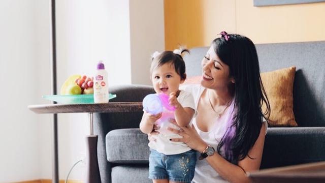 6 Selebriti yang Melahirkan dengan Gentle Birth, Tangguh Banget