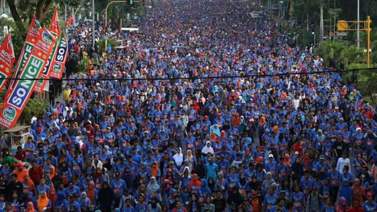  Bukti Makassar Aman, Ratusan Ribu Orang Ikuti Jalan Sehat