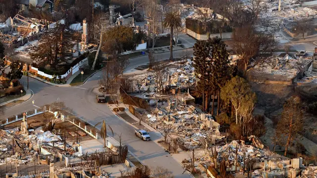 Luluh Lantak, Seperti ini Pemandangan Udara Kawasan Pacific Palisades Los Angeles AS