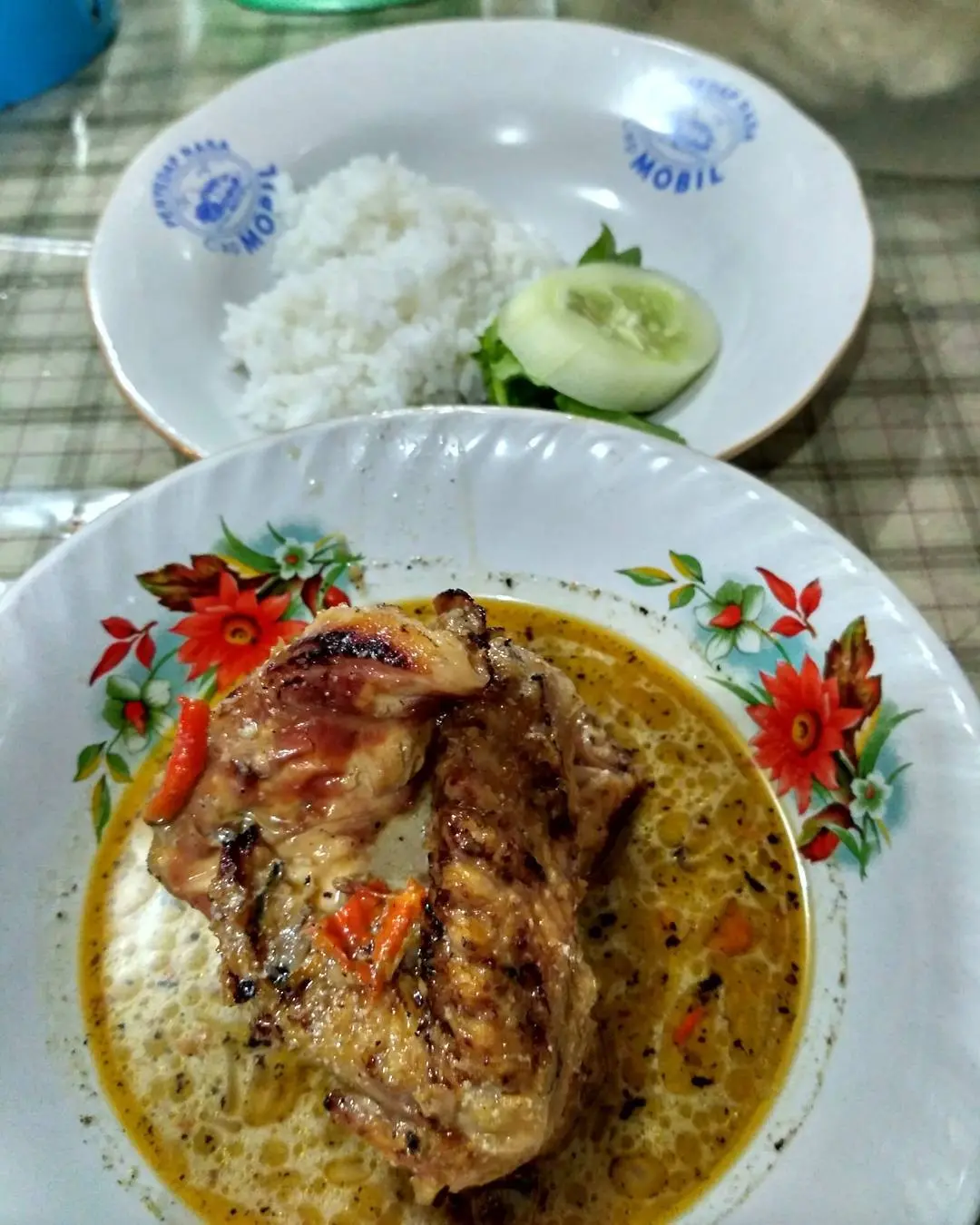Ayam Pedas Rantinem, kuliner Banyuwangi, Jawa Timur. (Sumber Foto: meican1808/Instagram)