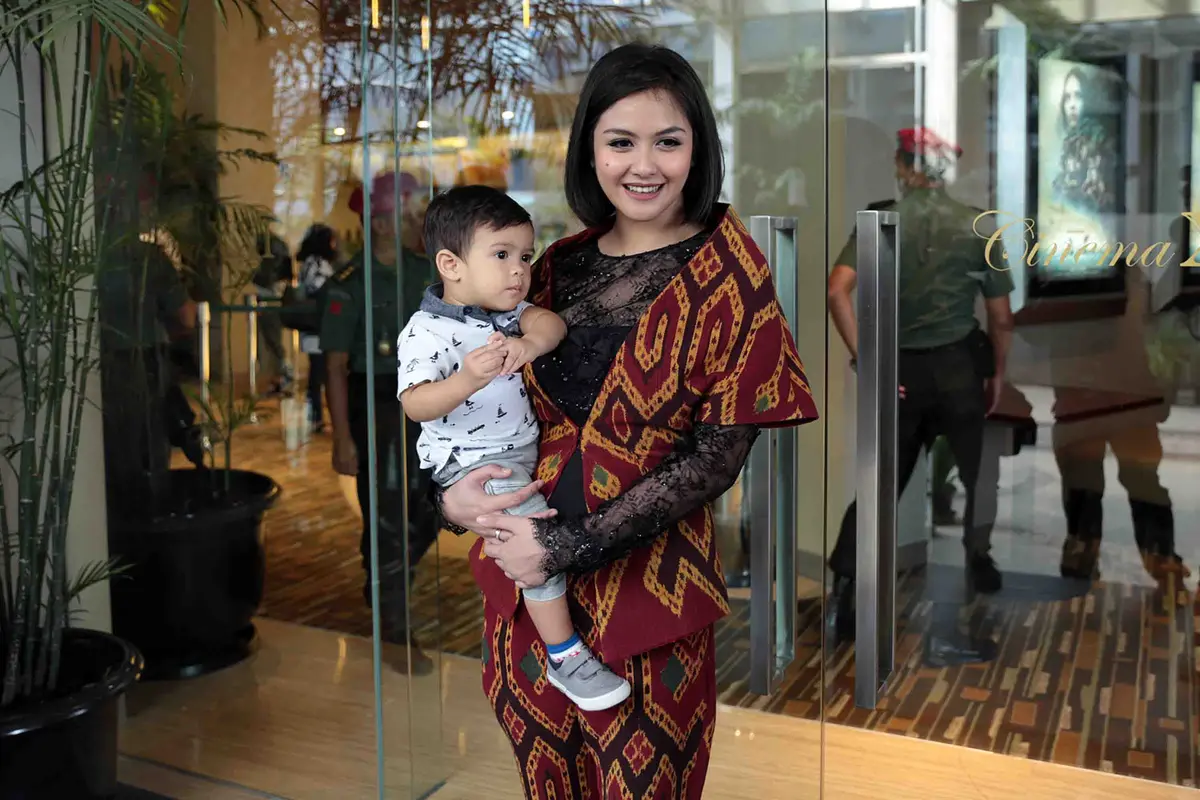 [Bintang] Revalina S Temat
