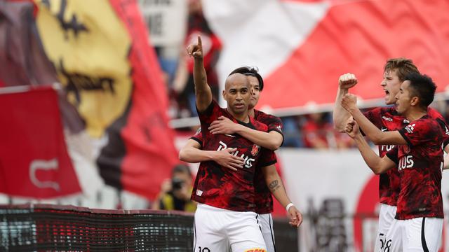 Pemain Urawa Red Diamonds, Thiago Santana