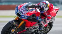 Pembalap Ducati Corse, Andrea Dovizioso mewaspadai Marc Marquez sebagai rival utama di MotoGP 2018. (Mohd RASFAN / AFP)