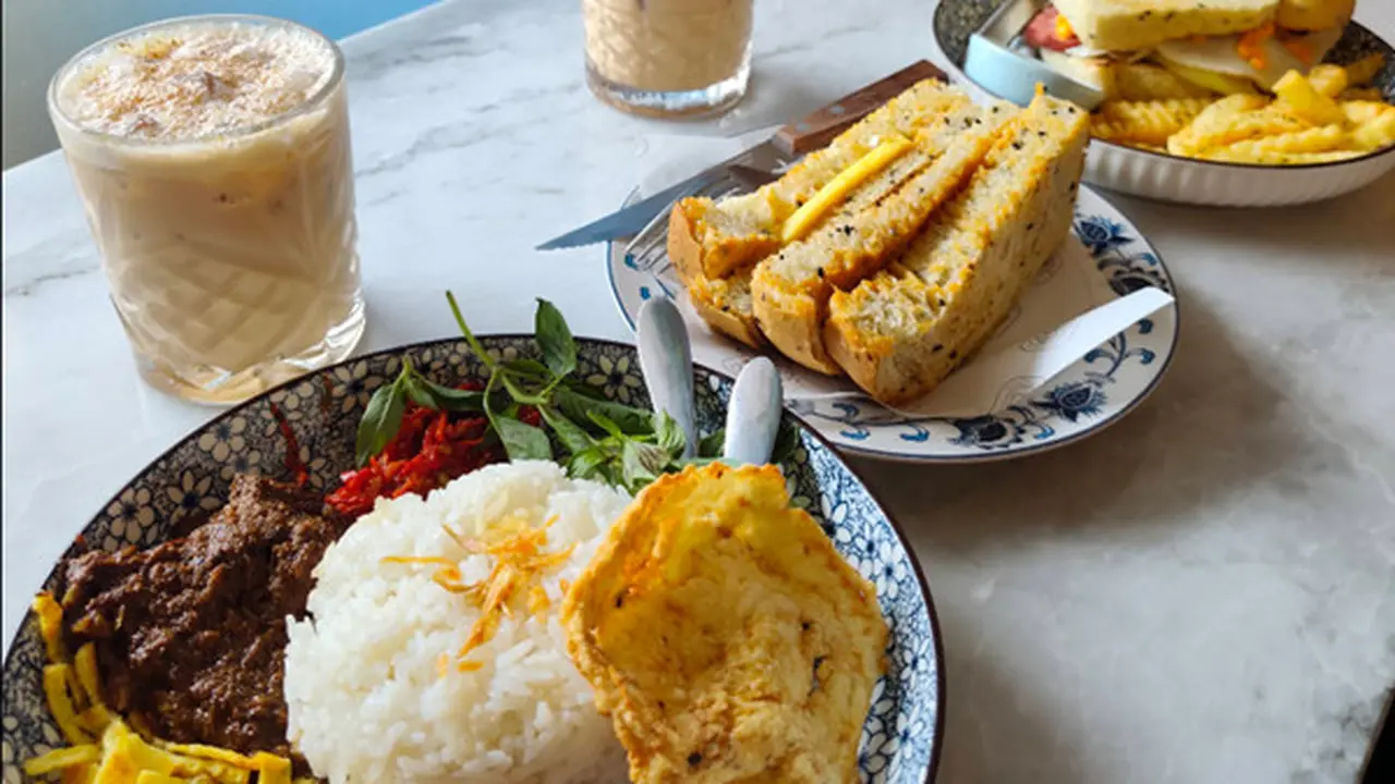 Rekomendasi Tempat Makan Nasi Langgi di Cirebon