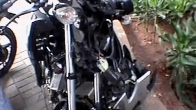 Rem Blong, Kopaja Tabrak 5 Motor di Tambora