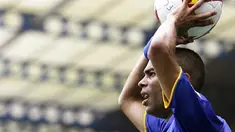 Chelsea's English Defender Ashley Cole prepares to throw the ball during a Premier League match against Tottenham at Stamford Bridge in London, on August 31, 2008. AFP PHOTO/Glyn Kirk