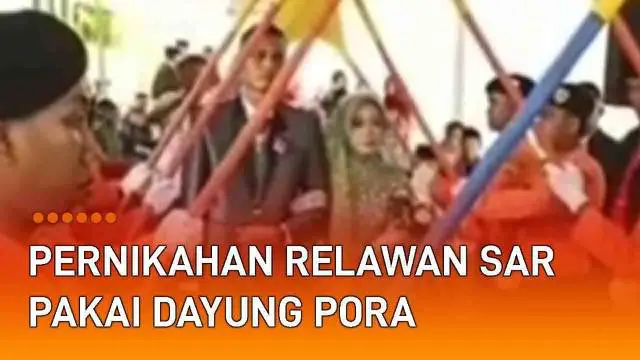 Prosesi pedang pora biasanya dilakukan dalam pernikahan prajurit perwira. Tidak semua orang bisa mendapat upacara penghormatan tersebut. Sehingga cara unik lain tak jarang dilakukan oleh pasangan non prajurit. Seperti pasangan pengantin relawan SAR b...