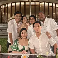 Nikita Willy Rayakan Ulang Tahun ke-31 di Labuan Bajo. [@yorafebrina]