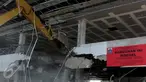 Suku Dinas Penataan Kota Jakarta Selatan membongkar sebuah bangunan showroom mobil setengah jadi di Jalan Ampera Raya Nomor 59, Pasar Minggu, Jakarta, Rabu (24/6/2015). Bangunan tersebut dibongkar karena menyalahi perizinan.(Liputan6.com/JohanTallo)