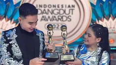 Ajang penghargaan tertinggi insan dangdut Indonesia, IDA 2022 akhirnya memasuki acara utamanya. Dengan mengusung tema Malam Puncak Indonesian Dangdut Awards 2022, acara tersebut disiarkan langsung di Indosiar pada Kamis, (3/11/2022) pukul 19.00 WIB. (Liputan6.com/IG/hariiputraa_lida2020)