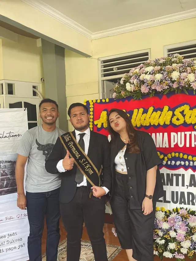 6 Potret Kesha Ratuliu Rayakan Kelulusan Suami, Baby Bump Jadi Sorotan