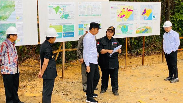 Menteri LHK dan Jokowi