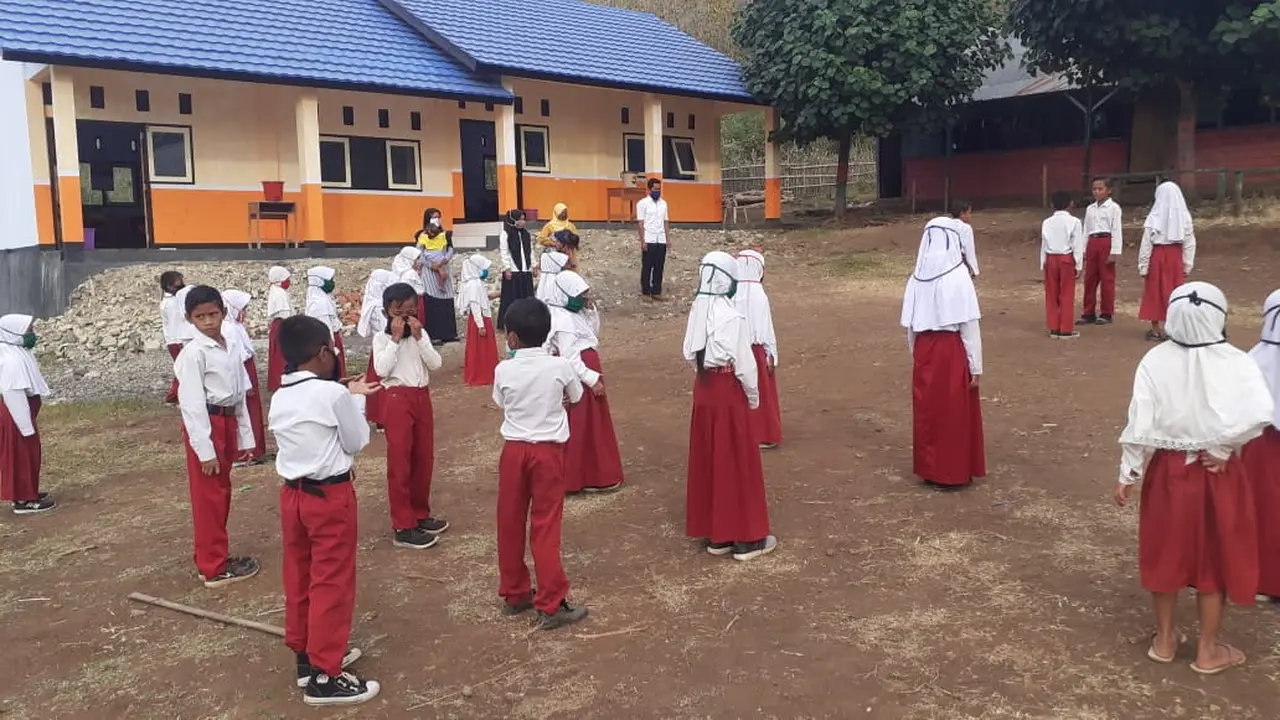 Siswa Madrasah Ibtidaiyah (MI) Al-Faat 2 Banggo, Dompu, Nusa Tenggara Barat (NTB). Istimewa