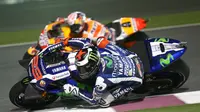 Jorge Lorenzo, menjadi yang tercepat pada sesi latihan bebas pertama GP Qatar di Sirkuit Losail, Jumat (18/3/2016) dini hari WIB. (Crash)