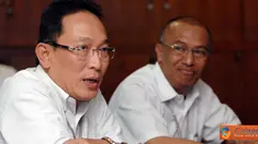 Citizen6, Jakarta: Direktur Operasi Indonesia Barat PLN, Moch. Harry Jaya Pahlawan memberikan keterangan kepada sejumlah wartawan tentang kesiapan pasokan listrik pada Sea Games 2011 di Kantor PLN Pusat Jakarta, Senin (8/8). (Pengirim: Agus Trimukti)