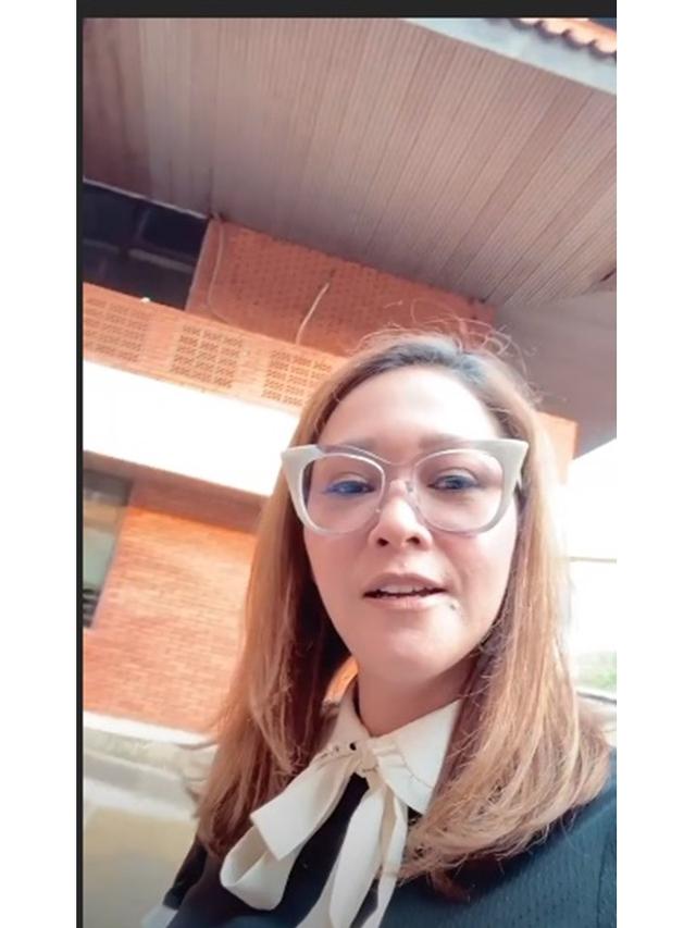 7 Gaya Maia Estianty saat Jadi Dosen Tamu, Tampil Kece dan Memesona