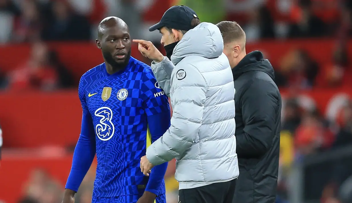 Thomas Tuchel kurang harmonis dengan Romelu Lukaku. Pelatih asal Jerman itu disebut kesal usai mendengar pernyataan Lukaku yang mengaku tidak bahagia di Stamford Bridge. Alhasil bomber Belgia itu kerap dicadangkan sang pelatih. (AFP/Lindsey Parnaby)