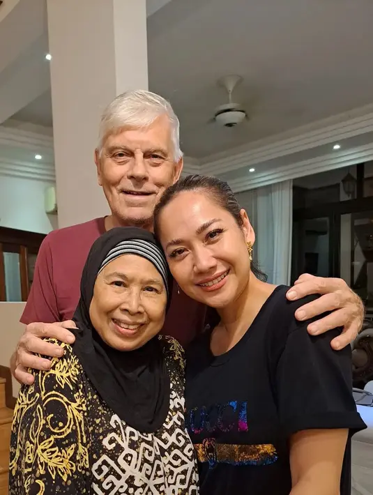 <p>Harapan dan permintaan ini disampaikan dengan penuh kasih sayang dari keluarga Ashraf yang berada di Malaysia. [Instagram/dida_sinclair]</p>