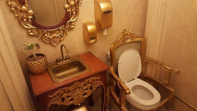 Mengaggumkan, Toilet Kerajaan Ada Di Pom Bensin