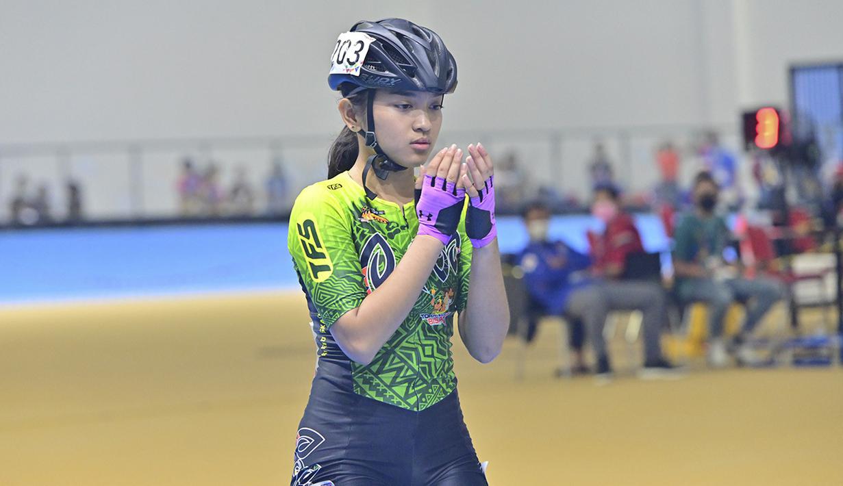 Dhinda Salsabila Atlet Putri Sepatu Roda Papua gagal meraih medali emas dan hanya meraih medali Perak di nomor 500m cabang olahraga Sepatu Roda Putri PON XX PAPUA di Gedung Kanselir Klemens Tinal Roller Sepatu Roda, Kota Jayapura, Selasa(29/09/2021), (Foto: PB PON XX Papua/Ronaldy Irfak)