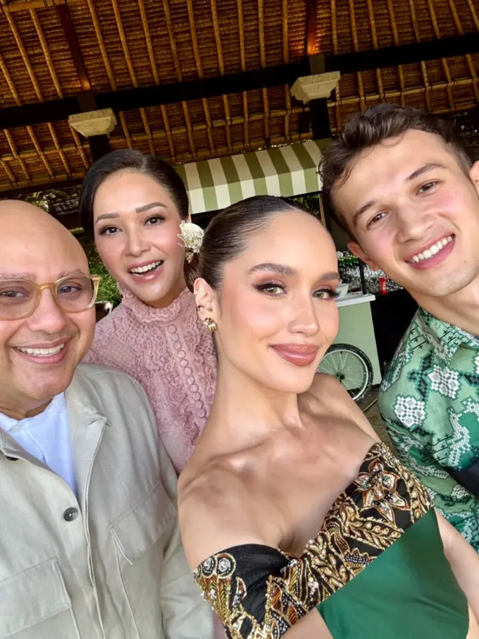 Selebriti Bersama Pasangan saat Hadir di Pernikahan Luna Maya dan Maxime Bouttier
