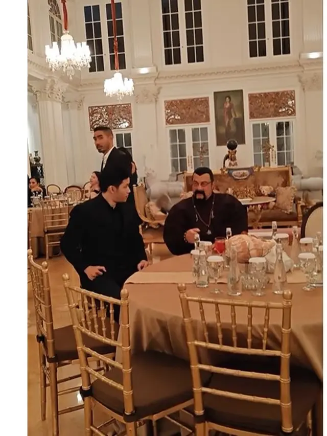 6 Potret Azka Corbuzier Bertemu Steven Seagal, Ngobrol Tentang Seni Bela Diri