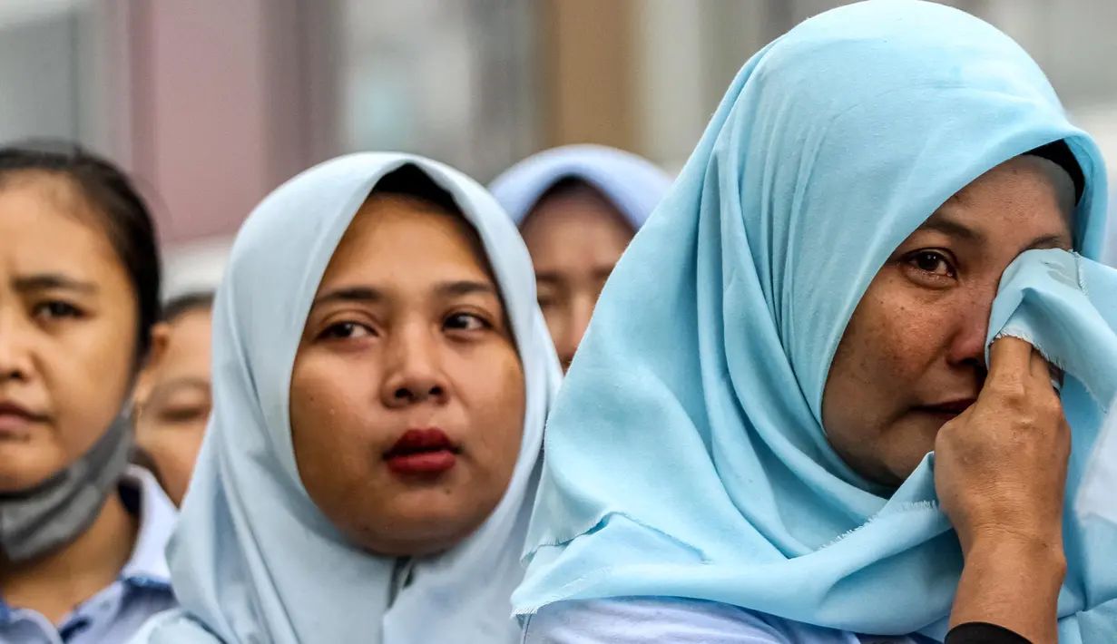 Sritex tidak bisa lagi beroperasi karena tak bisa membayar utang atau dinyatakan pailit. (DIKA/AFP)