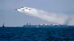 US Navy Blue Angels tampil pada Chicago Air and Water Show di atas Danau Michigan, Chicago, Amerika Serikat, 21 Agustus 2022. Chicago Air and Water Show adalah pertunjukan udara tahunan yang diadakan di tepi Danau Michigan. (AP Photo/Kiichiro Sato)