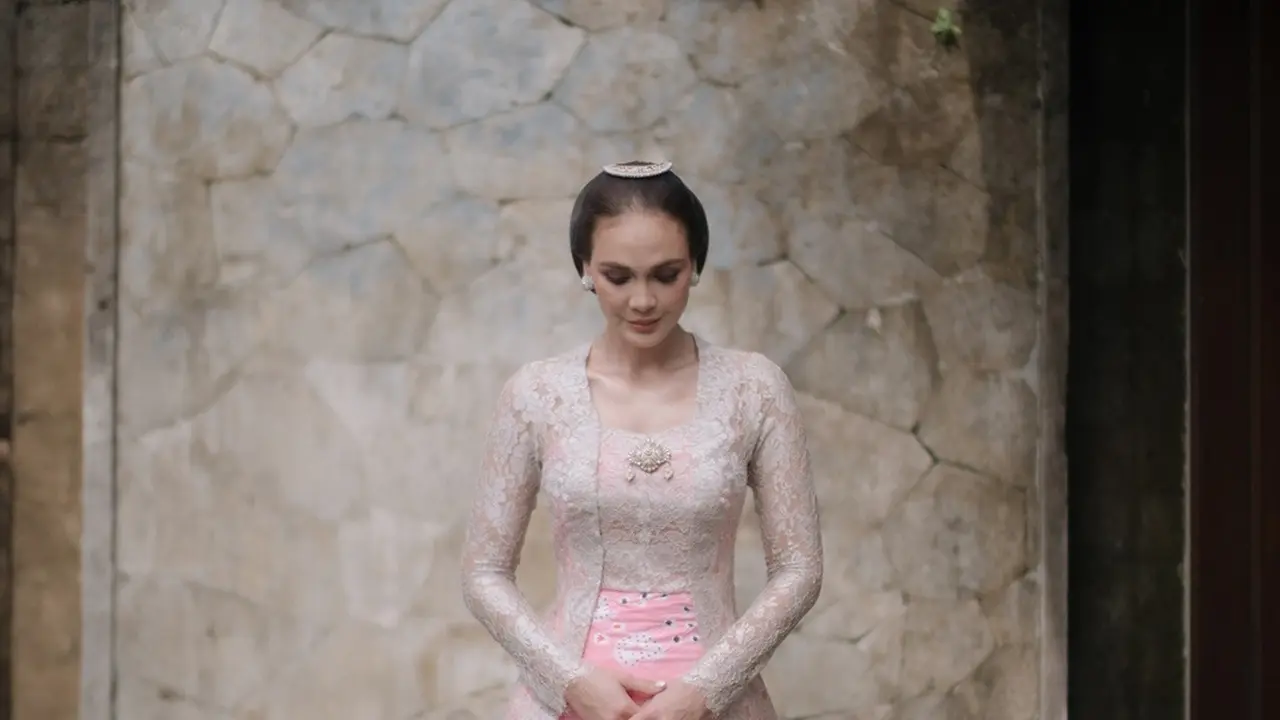 Gaya Cantik Luna Maya saat Prosesi Siraman/via Instagram Luna Maya