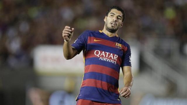 Marc Bartra memberikan umpan berkelas yang diselesaikan menjadi gol oleh Luis Suarez dengan apik. Barcelona menang 2-1 atas LA Galaxy.