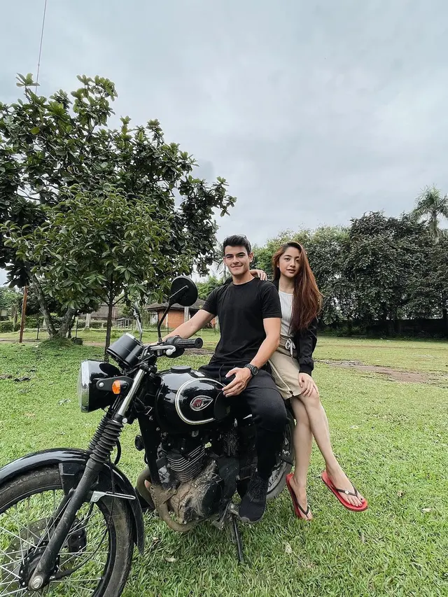 7 Potret Kebersamaan Natalie Zenn dan Sam Taylor Pemain Sinetron Dari Jendela SMP