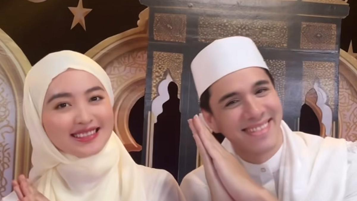 6 Potret Natasha Wilona Tampil Mengenakan Hijab Dipadukan Gamis Putih di Bulan Ramadan