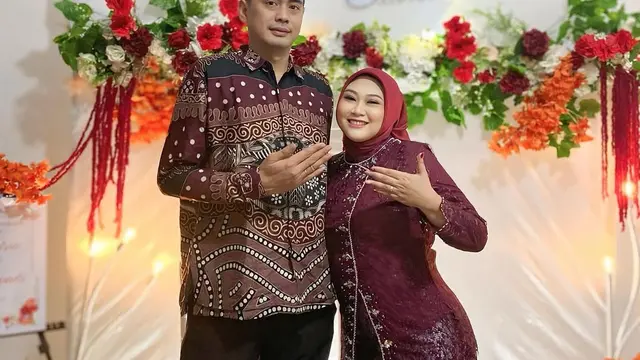Shelvie Hana Mantan Daus Mini Lamaran