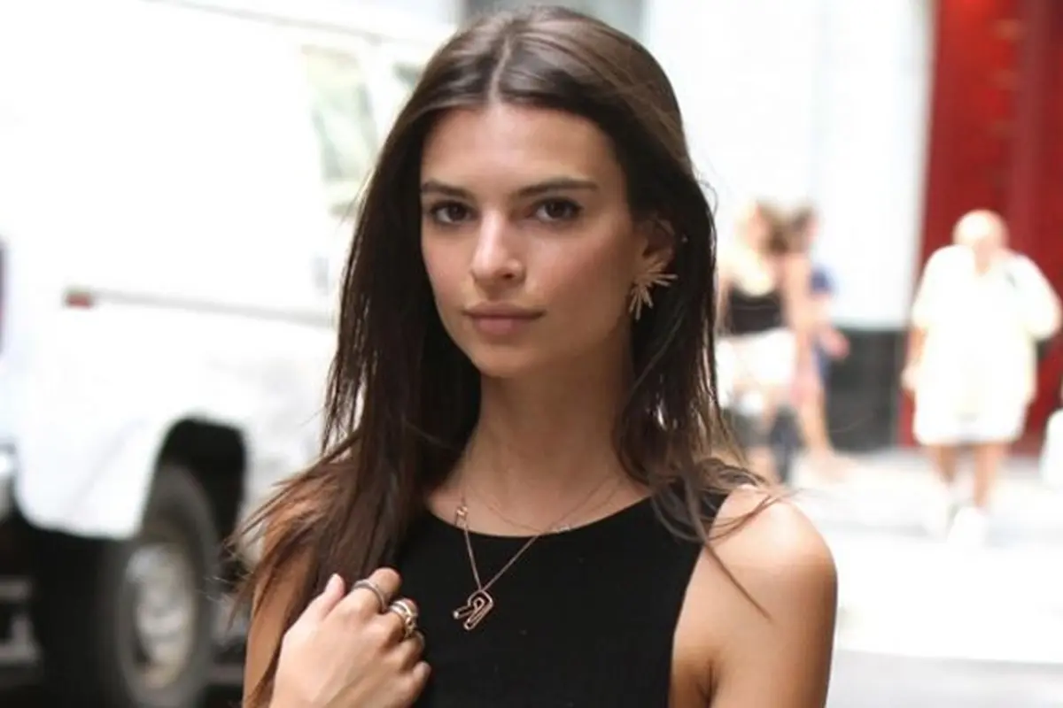 Emily Ratajkowski 