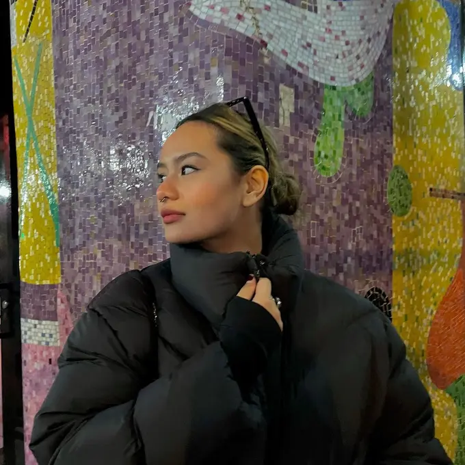 6 Potret Terbaru Zahwa Massaid di New York, Pakai Tindik Hidung Curi Perhatian