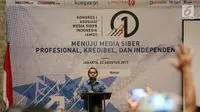 Ketua Umum Presidium AMSI Wenseslaus Manggut memberikan sambutan saat membuka kongres Asosiasi Media Siber Indonesia (AMSI) di Jakarta, Selasa (22/8). Kongres pertama AMSI tersebut dibuka oleh Wakil Presiden Jusuf Kalla. (Liputan6.com/Johan Tallo)