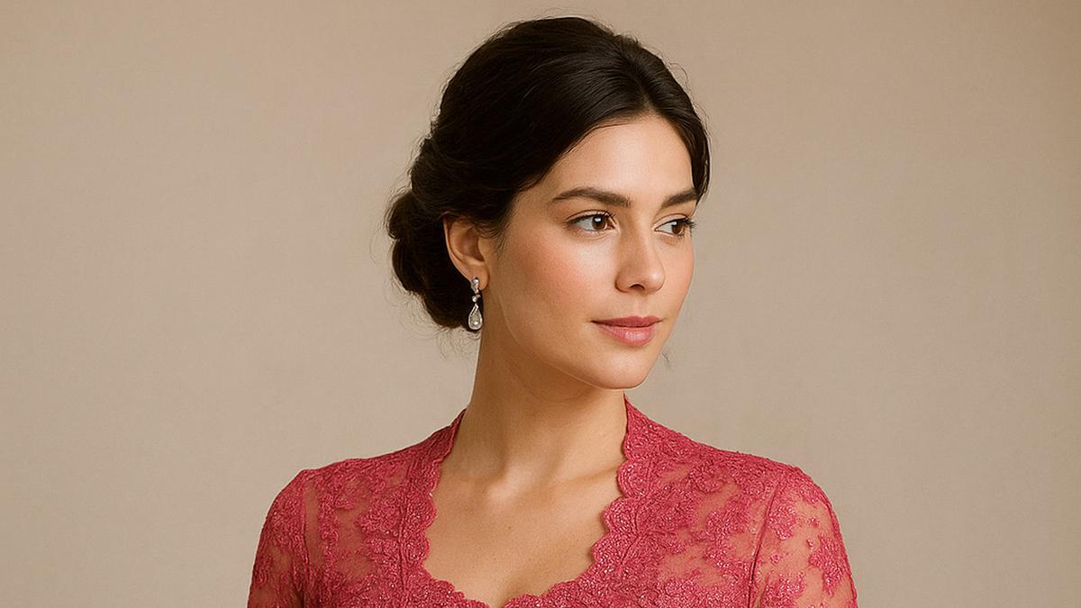 7 Model Kebaya Pink yang Simpel dan Berkelas, Tampil Anggun di Setiap Acara