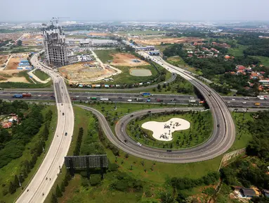 Suasana pembangunan kota baru berskala internasional di Kota Meikarta, Lippo Cikarang, Sabtu (13/05). Proyek yang akan menghabiskan dana sekitar Rp278 triliun berada di koridor Jakarta - Bandung. (Liputan6.com/Fery Pradolo)