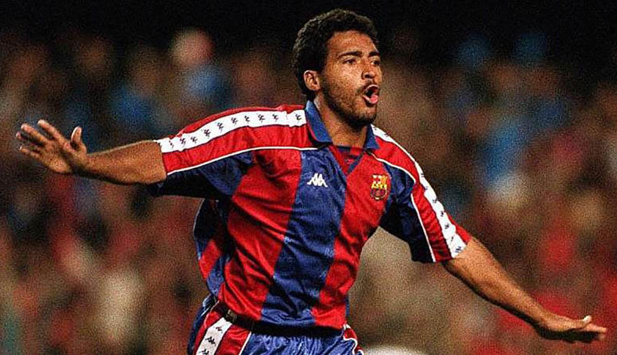 8. Romario, pahlawan Brasil meraih Piala Dunia 94 ini merupakan striker yang binaan Cruyff di Barcelona. Pria kelahiran Rio de Janeiro ini pernah menjadi top skor La Liga Spanyol musim 93/94. (Bola.com/www.weloba.com)