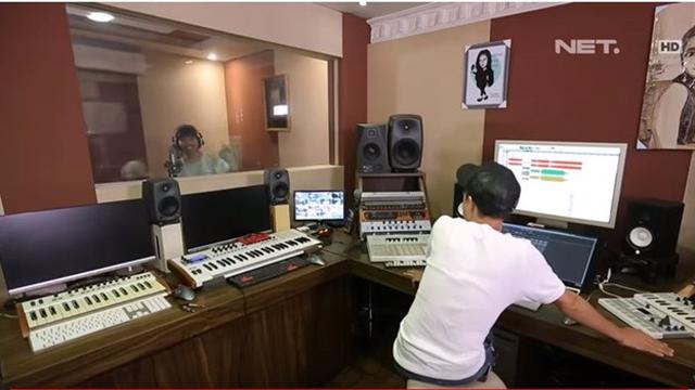 Ada Perpustakaan Dan Studio Musik Di Rumah Anang Hermansyah Yang Mau Dijual Lifestyle Liputan6 Com
