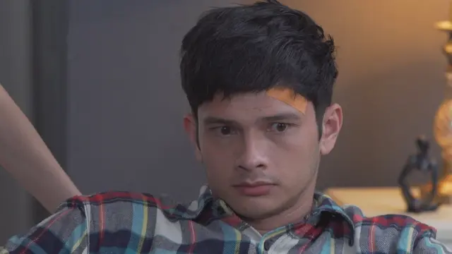 Di Antara Dua Cinta
