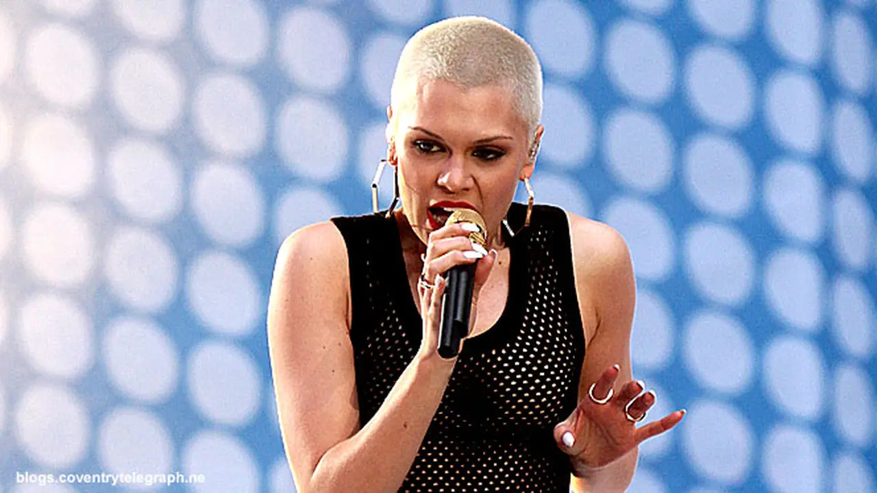 jessie-j-130801c.jpg