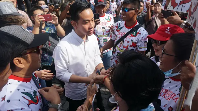 Gibran Berangkat Mendaftar Cawalkot Solo Via DPD PDIP Jateng
