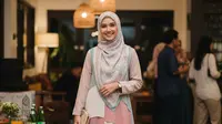 9 Model Tunik untuk Buka Puasa Bersama, Tampil Modis dan Santun
